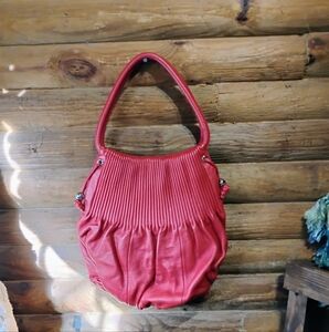 BODHI Purse Womens Red  Pebbled Leather Beach Pleated Shoulder Bag